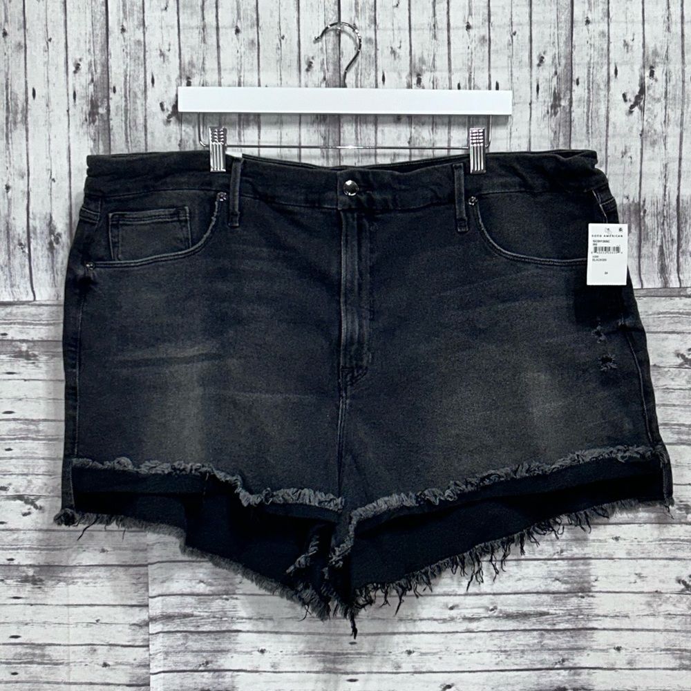 Good American Good Curve Shorts